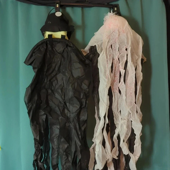 Ghost Couple. New. 2 Count Halloween Decorβ Bride&Groom - Picture 3 of 4